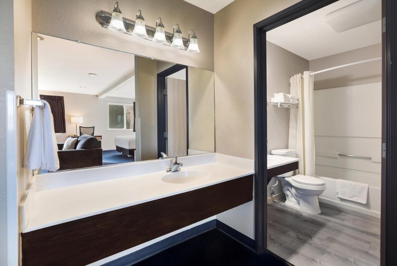 Americas Best Value Inn Sparks Esterno foto